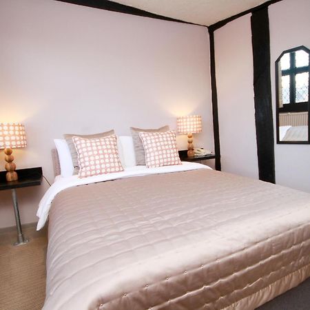 Crown Hotel Нантуич Екстериор снимка