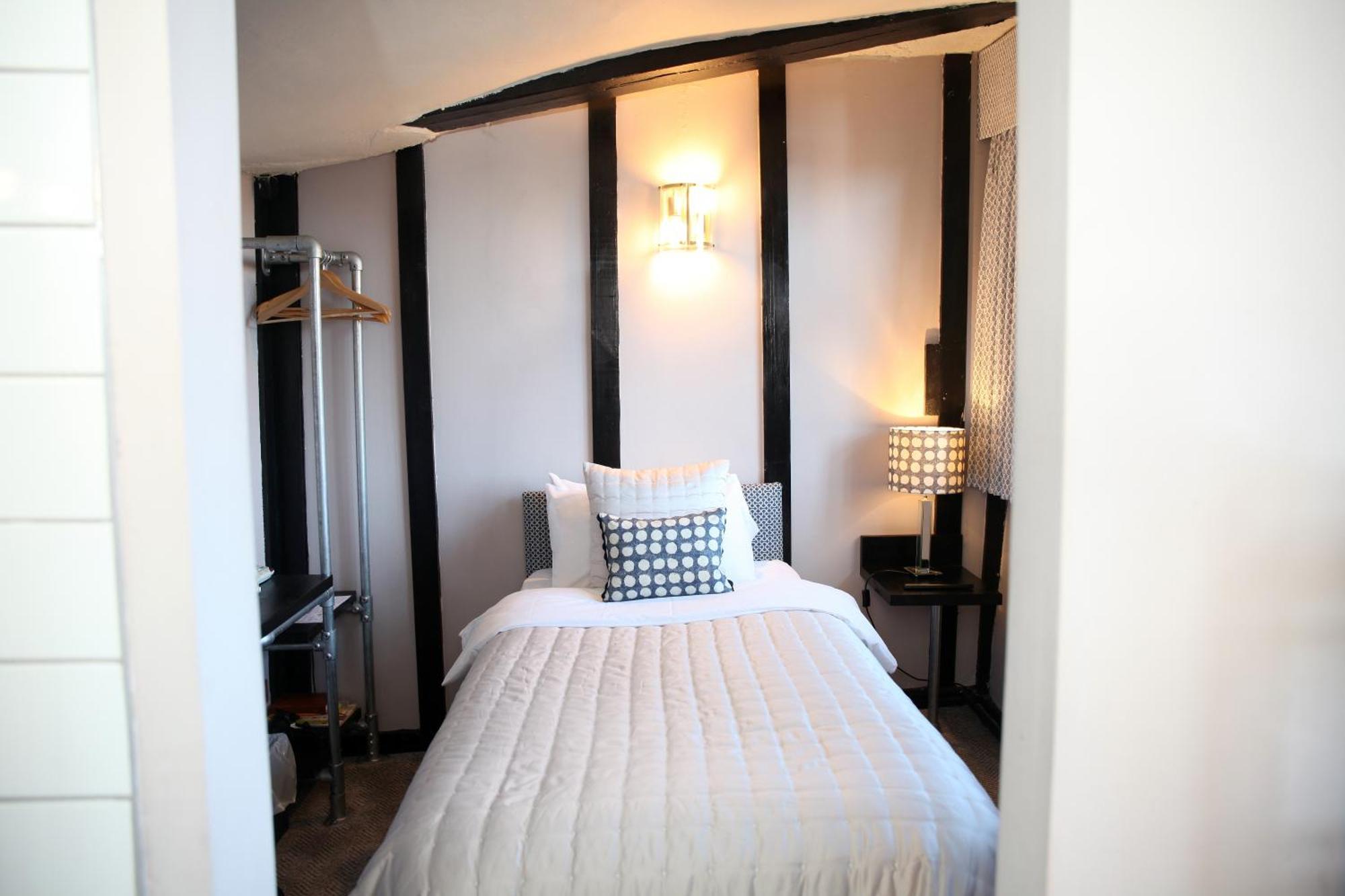 Crown Hotel Нантуич Екстериор снимка