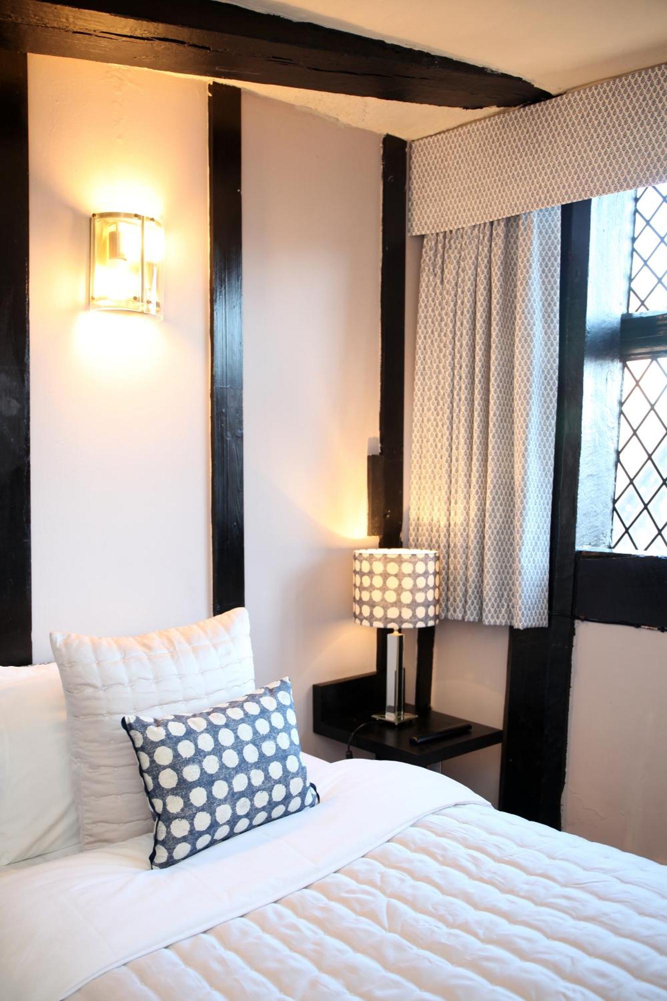 Crown Hotel Нантуич Екстериор снимка