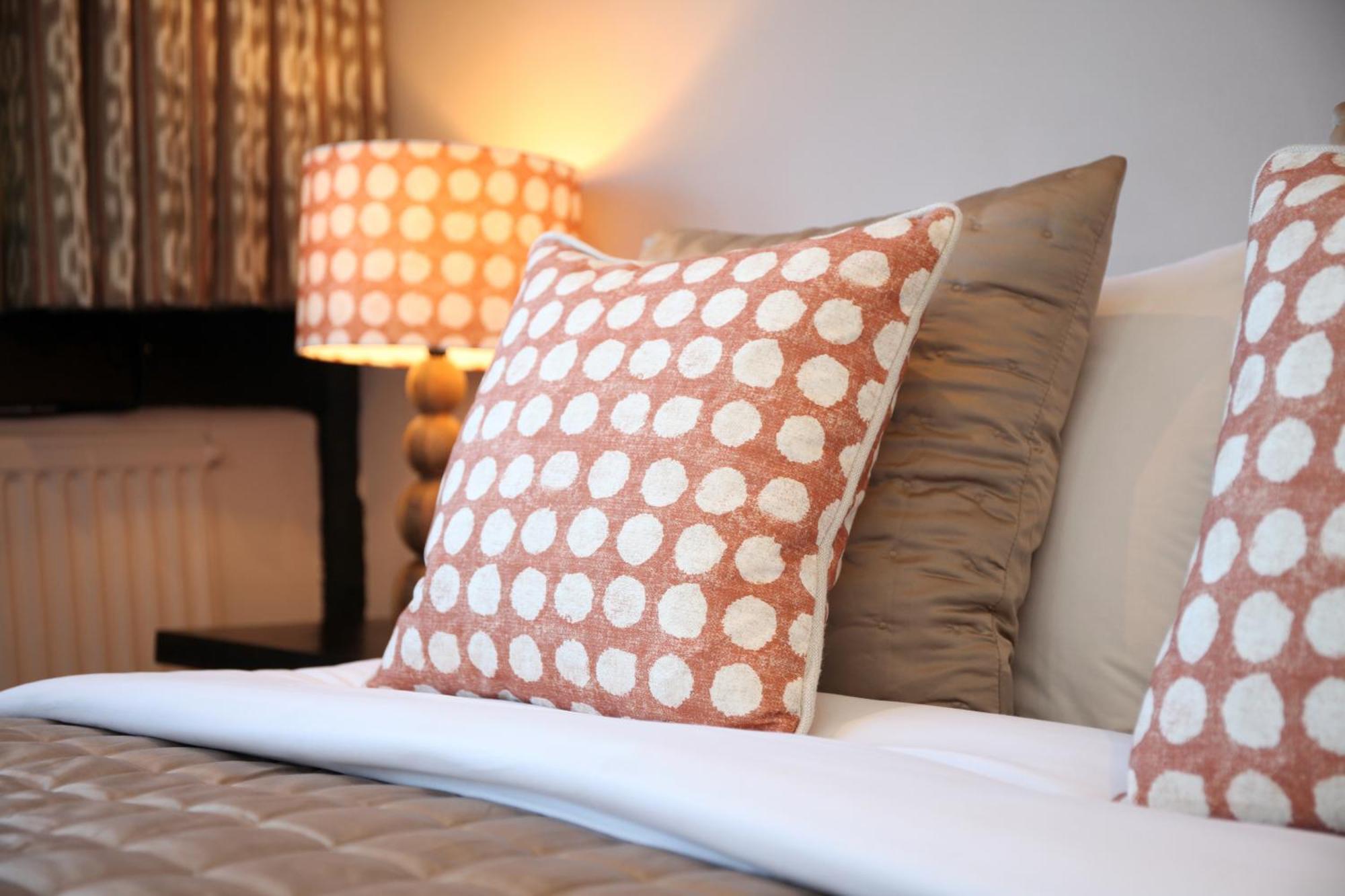 Crown Hotel Нантуич Екстериор снимка